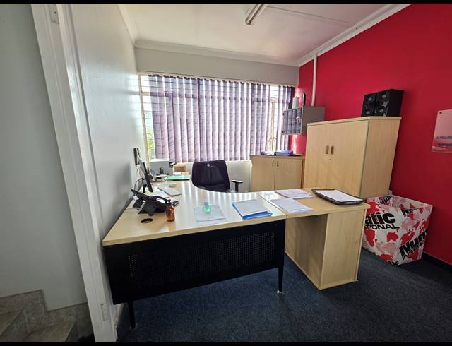1,300M² WAREHOUSE FOR SALE IN BOOYSENS RESERVE